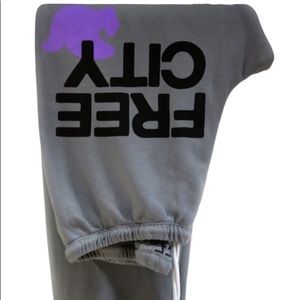 NWOT FREECITY SWEATPANTS